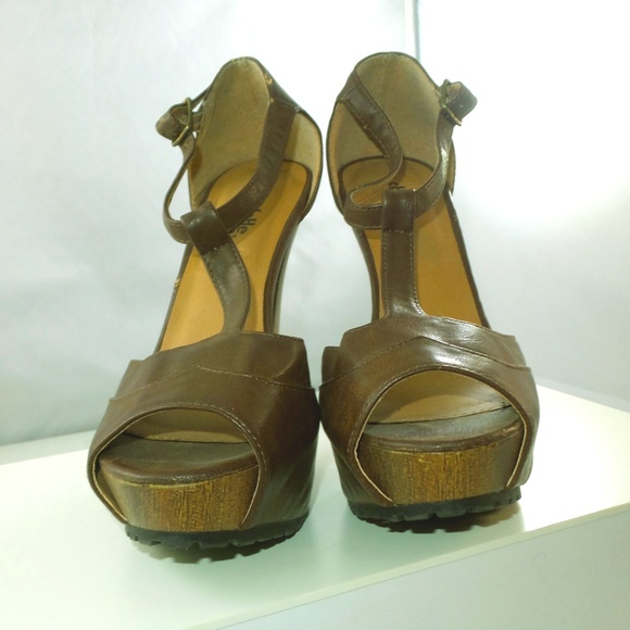 *SOLD* Brown Platform Heels with Ankle - Picture 1 of 6